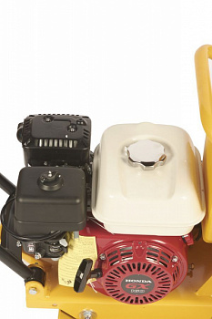 Виброплита TOR T-60 61 кг, 11кН Honda бак, коврик, колесный комплект