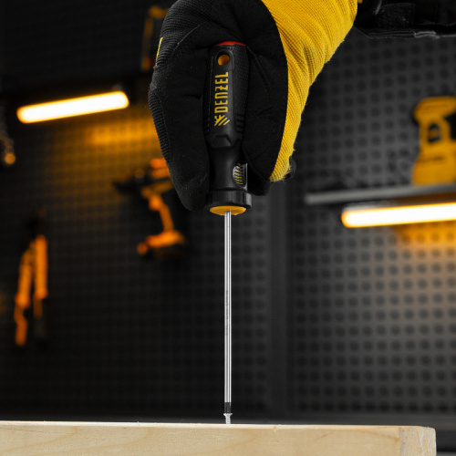 Отвертка, PH0х100 мм, S2, 3к рукоятка Denzel