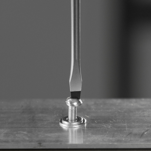 Отвертка, SL3х100 мм, S2, 3к рукоятка Denzel